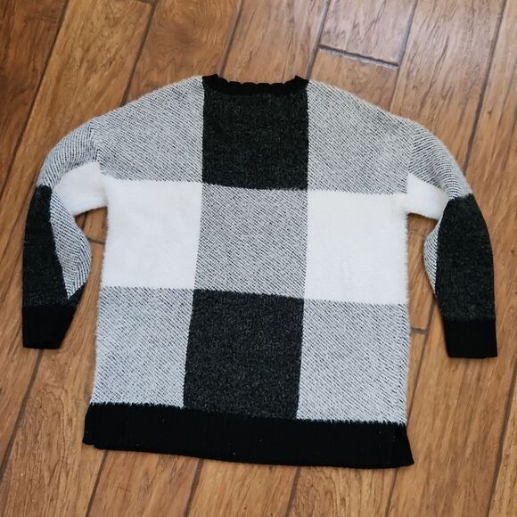 ELLE women's size medium black and white block print sweater - Picture 4 of 7